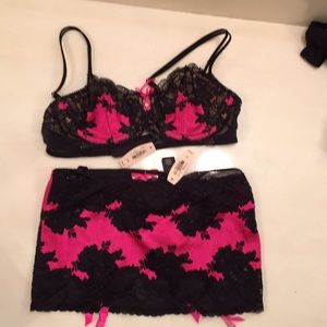 Victoria’s Secret minislip/bra black & hot pink